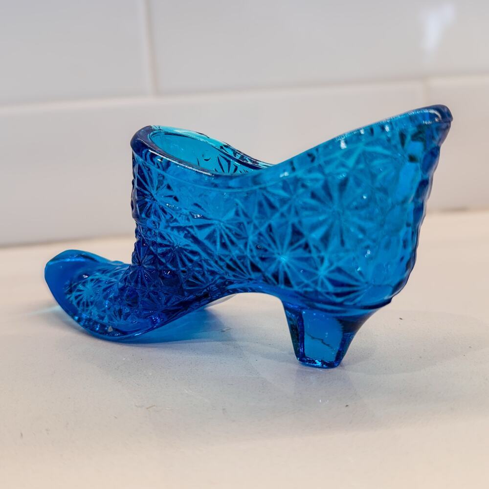 Vintage Victorian Styled Fenton, Daisy & Button Blue Glass Shoe - Picture 4 of 6